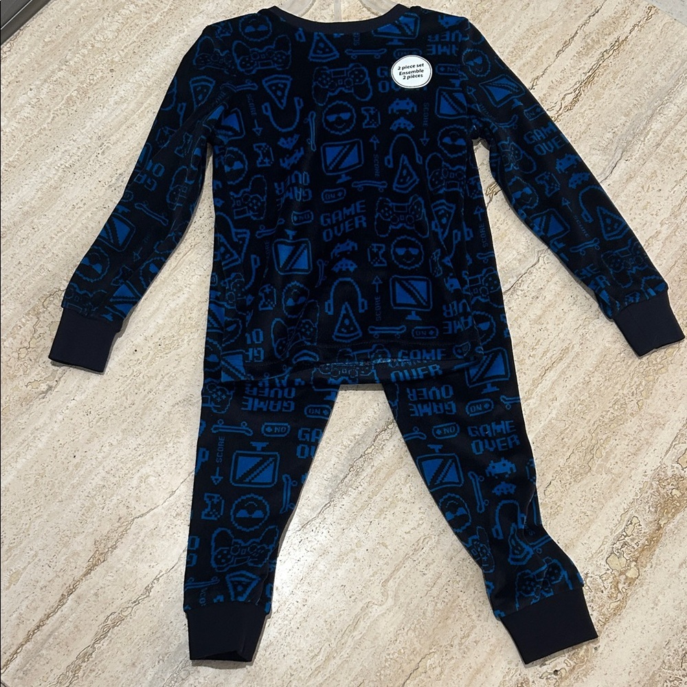 NEW 🆕 Gaming Graphic Kids Pyjama set 4/5 years